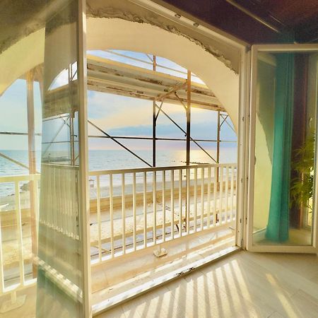 Athena Sea Front Apartment, Parking & Pool Lago Patria Esterno foto